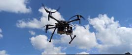 Dron w locie