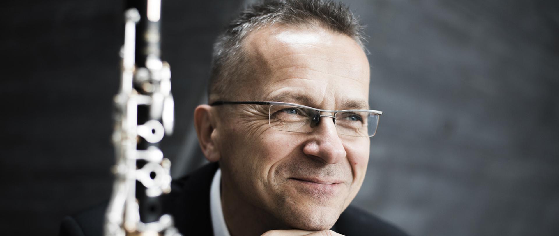 prof. dr hab. Arkadiusz Adamski - Akademia Muzyczna im. Karola Szymanowskiego w Katowicach, solista, pierwszy klarnecista Narodowej Orkiestry Symfonicznej Polskiego Radia. Jest absolwentem Akademii Muzycznej im. Karola Szymanowskiego w Katowicach w klasie klarnetu prof. Andrzeja Janickiego. Podczas studiów umiejętności swe doskonalił pod okiem prof. Jensa Schou (Dania), jako stypendysta Rządu Polskiego.