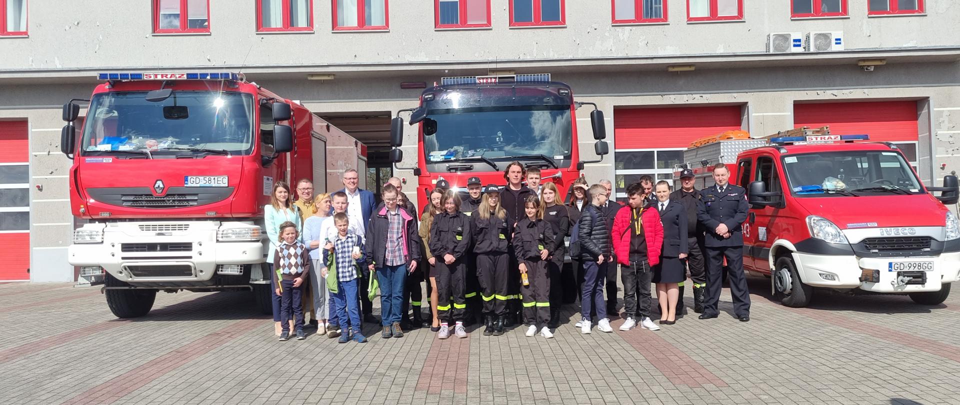 Uczestnicy eliminacji powiatowych Ogólnopolskiego Turnieju Wiedzy Pożarniczej w KP PSP Kwidzyn