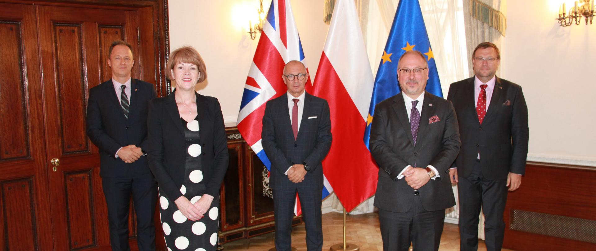 Spotkanie ambasadorów V4 z minister UK ds. Europy Wendy Morton