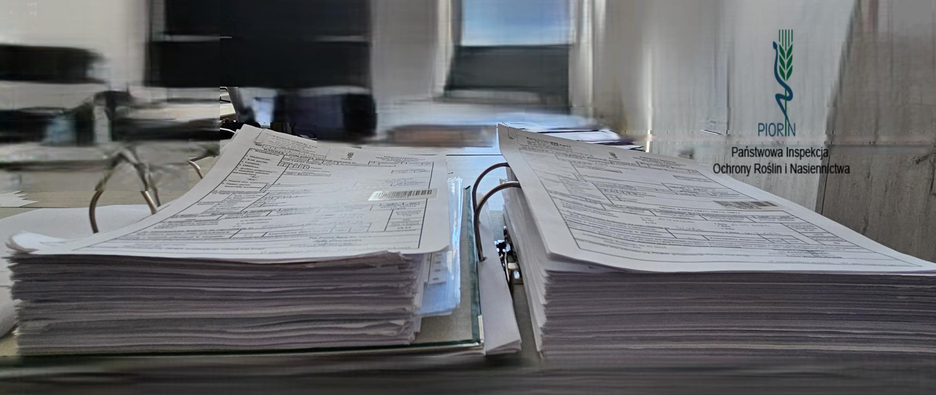 Zdjęcie przedstawia wnioski o ocenę polową