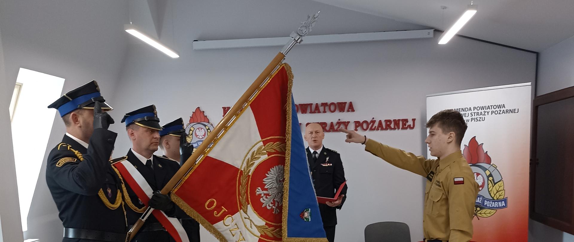 Ślubowanie strażaka