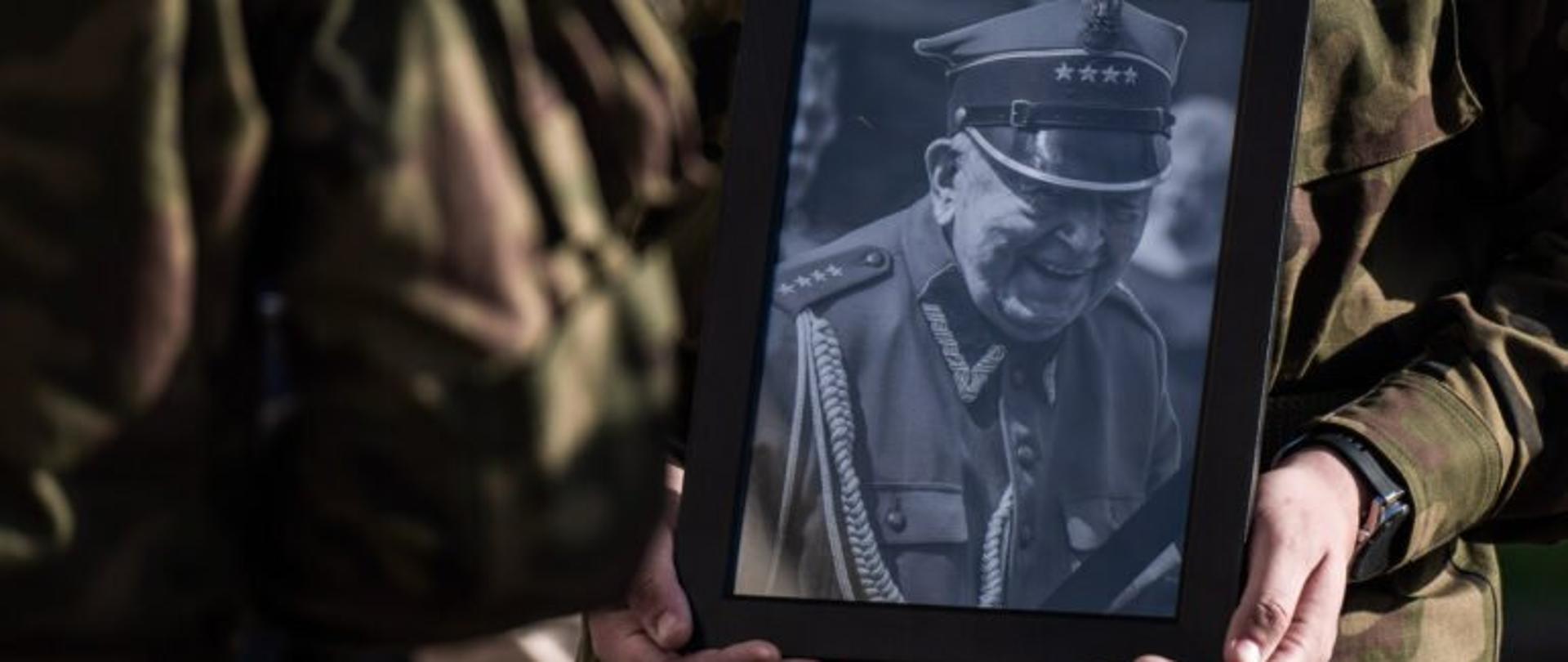 Ceremonia pogrzebowa śp. kpt. Juliana Pawełka ps. „Struga”