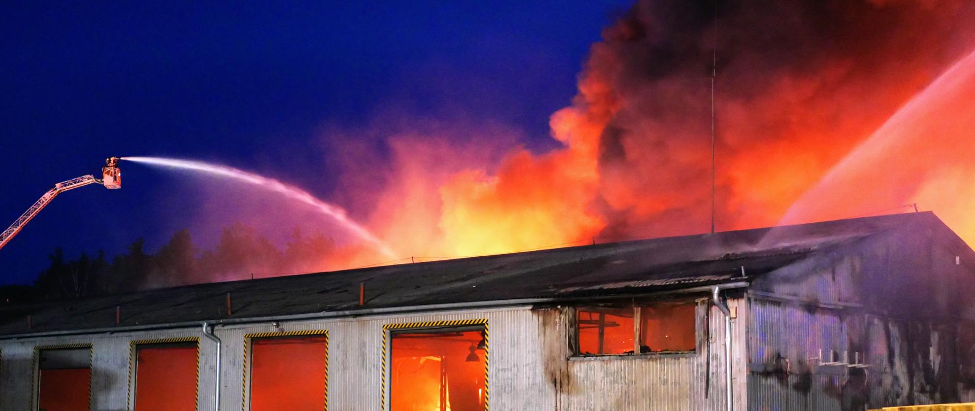 Pożar magazynu odpadów niebezpiecznych w Zielonej Górze.