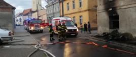 Pożar wielorodzinnego budynku mieszkalnego w Czerninie.