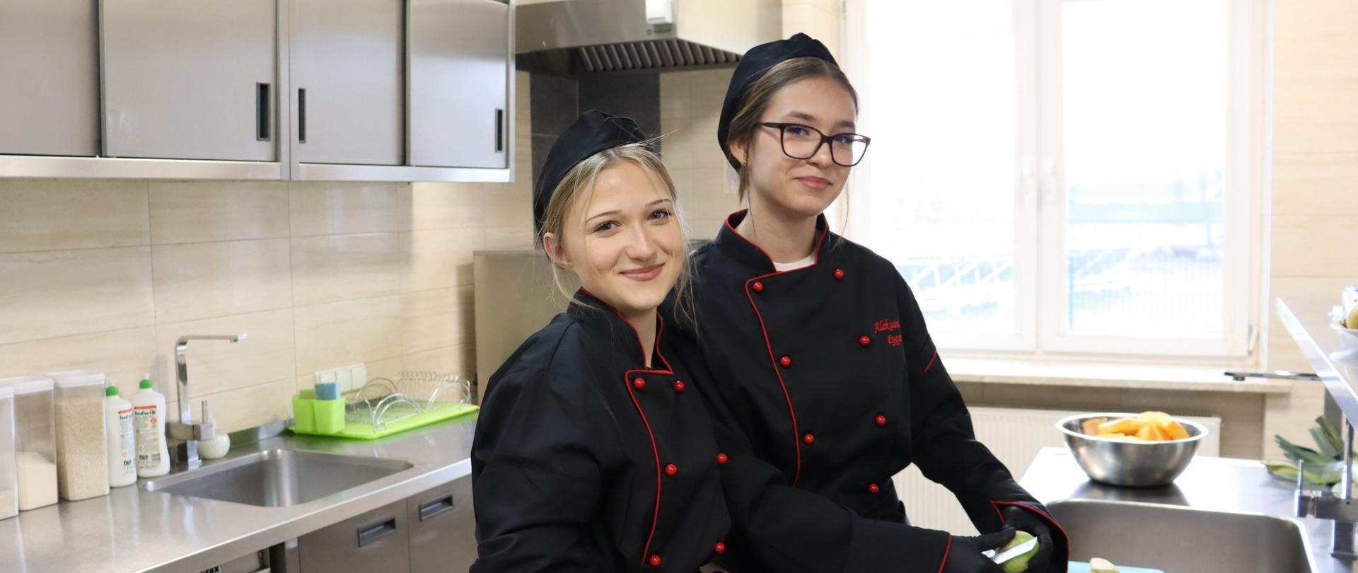 młodzież w trakcie zajęć praktycznych 