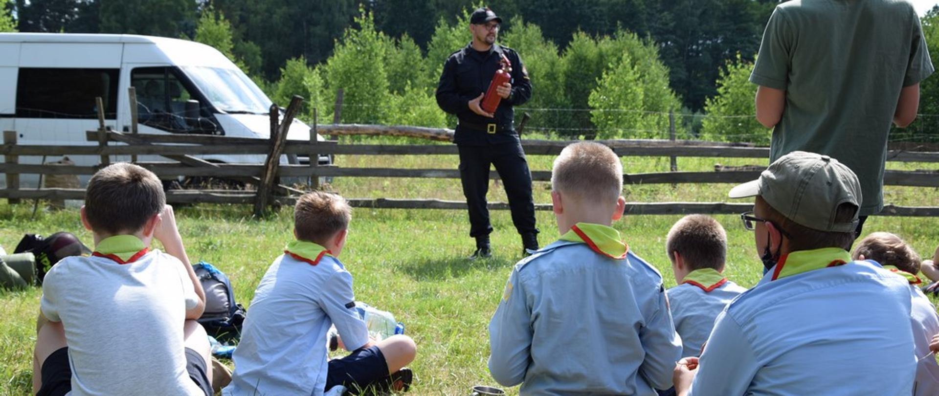 Prelekcja na temat zasad bezpieczeństwa w lesie
