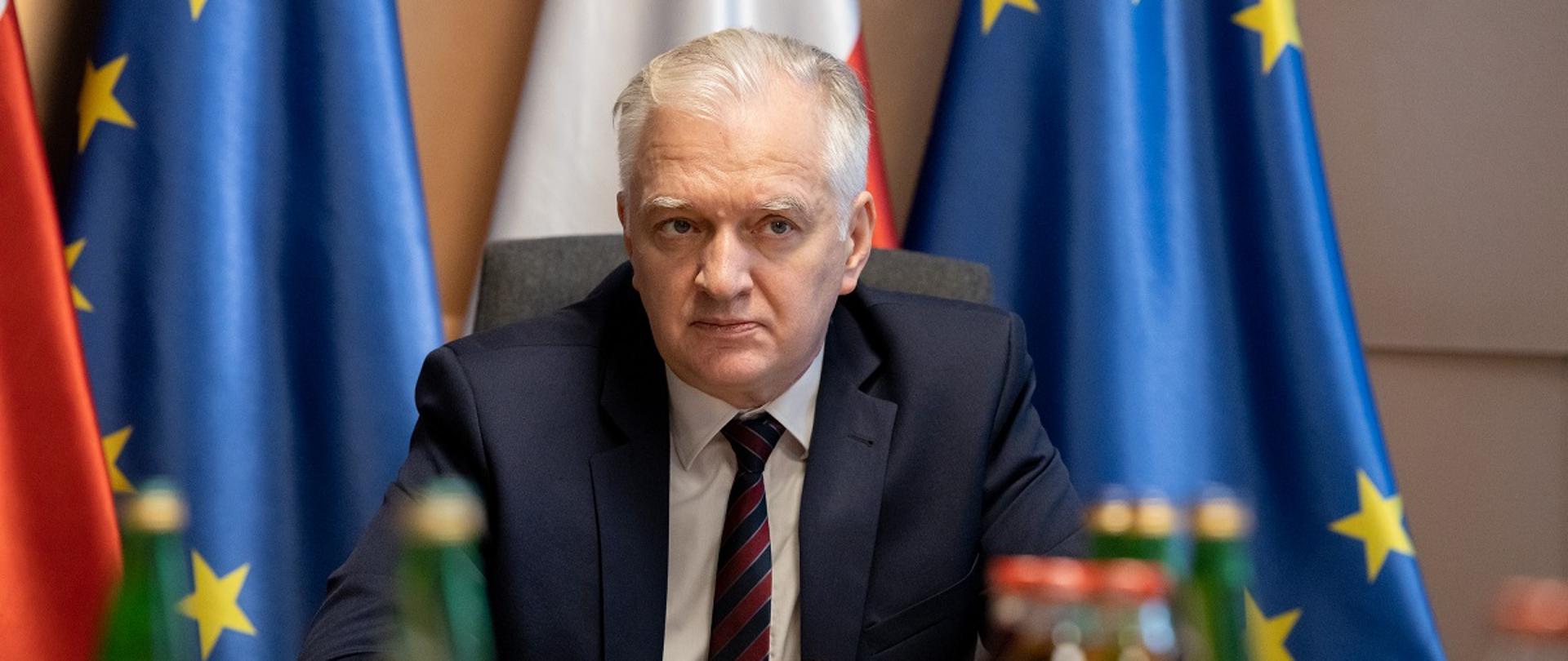 Wicepremier i minister rozwoju, pracy i technologii Jarosław Gowin uczestniczący w posiedzeniu Rady ds. Konkurencyjności