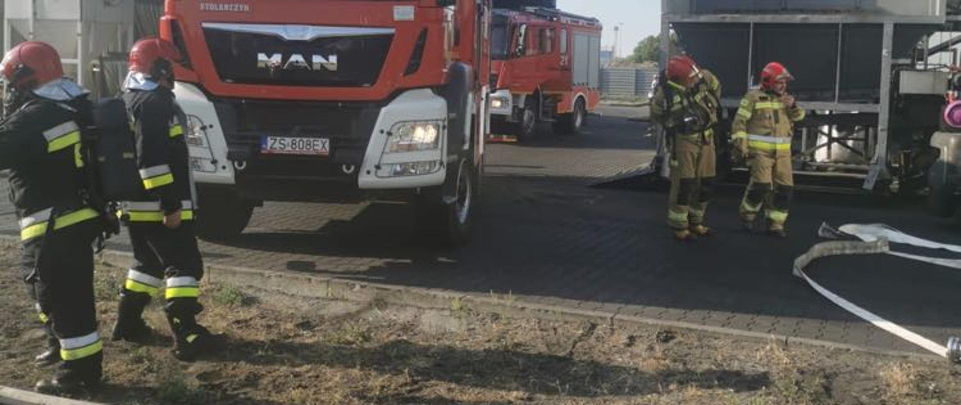 Pożar w zakładzie pirolizy opon przy ul. Kujota