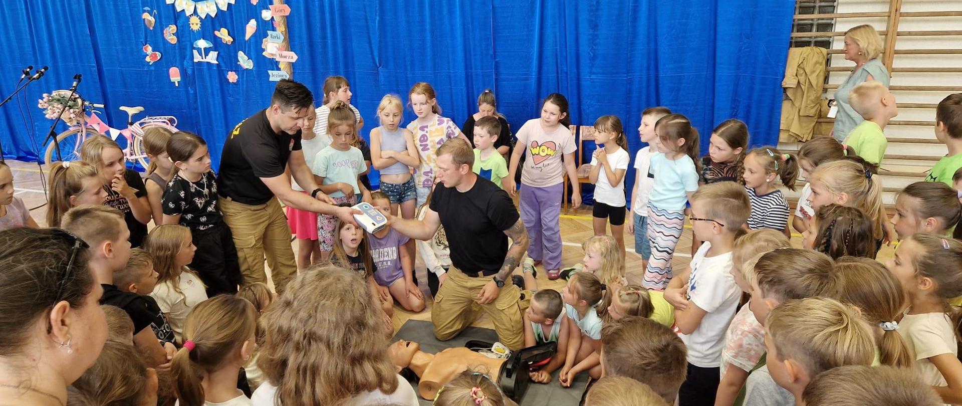 Lekcja pierwszej pomocy - BEZPIECZNE WAKACJE