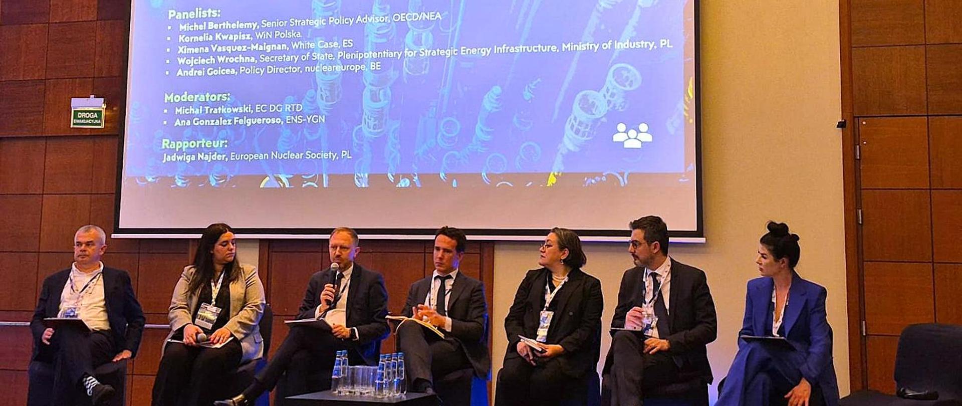 Wiceminister przemysłu Wojciech Wrochna - "Europa wraca do dyskusji o roli atomu"