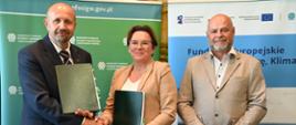 Na zdjęciu od lewej: Robert Gajda zastępca prezesa zarządu NFOŚiGW, Karolina Krefta główna księgowa PWK Sierakowice, Tomasz Zdanowicz prezes zarządu PWiK Sierakowice