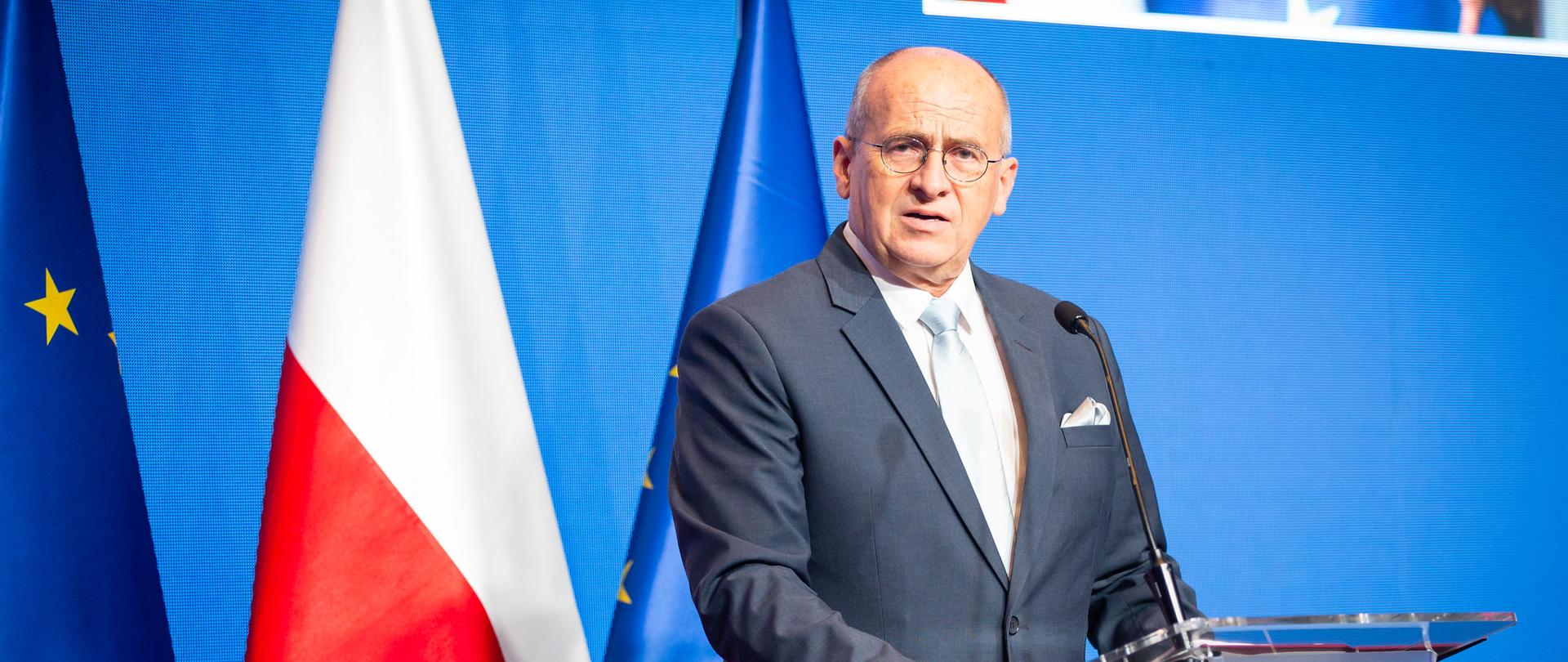 minister zbigniew rau