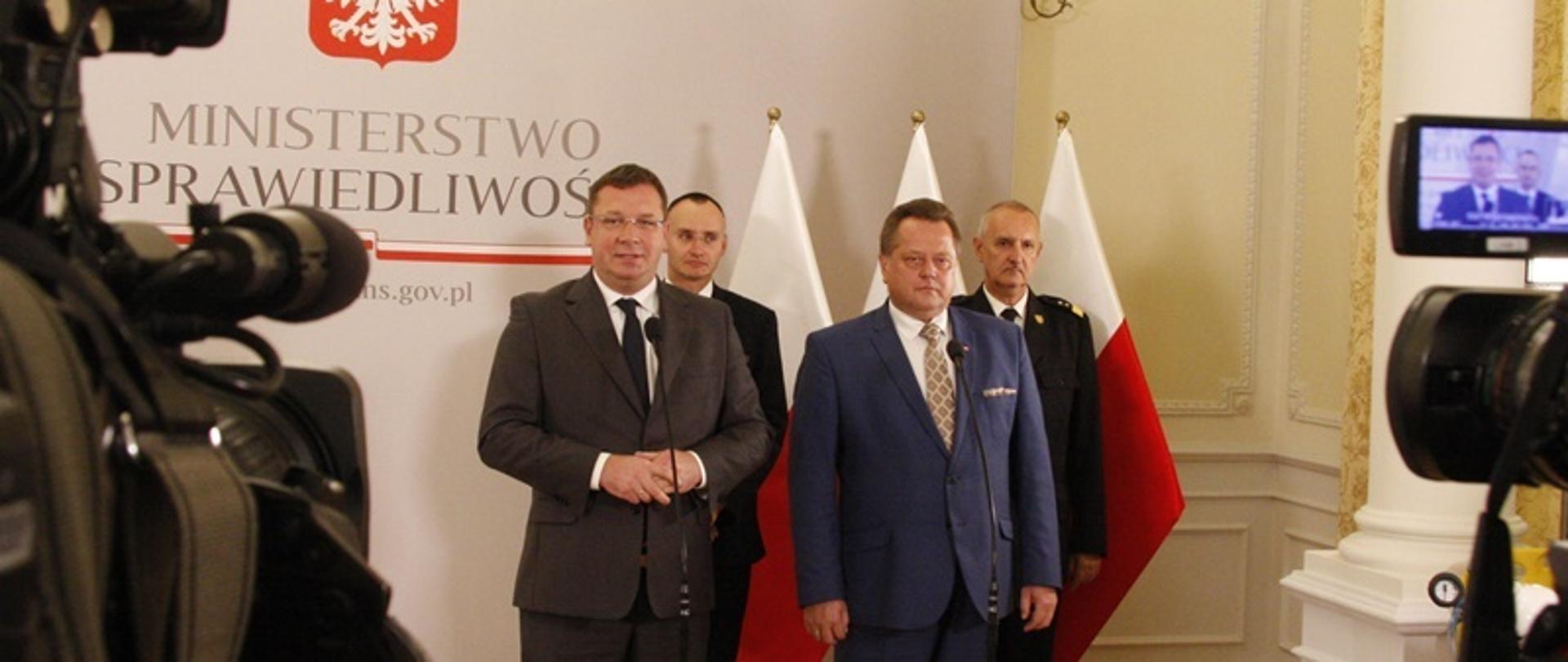 Podpisanie umów Funduszu Sprawiedliwości z samorządowcami na wyposażenie OSP