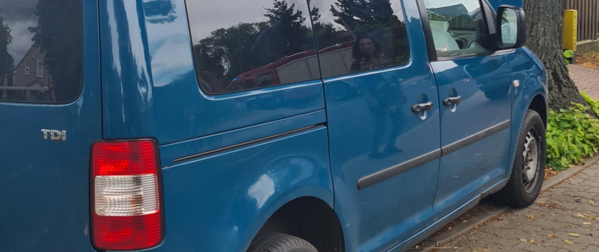 Kolizja w Trzebowie - pojazd widziany od tyłu