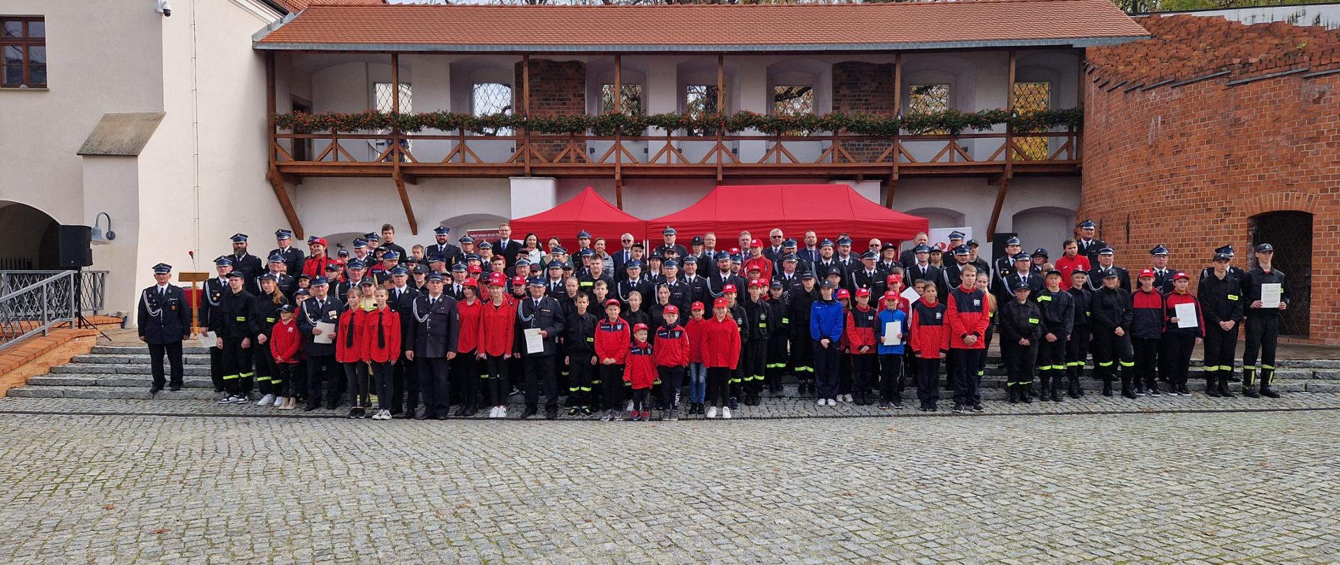 Wręczenie promes dotacji dla Młodzieżowych Drużyn Pożarniczych z terenu powiatu raciborskiego