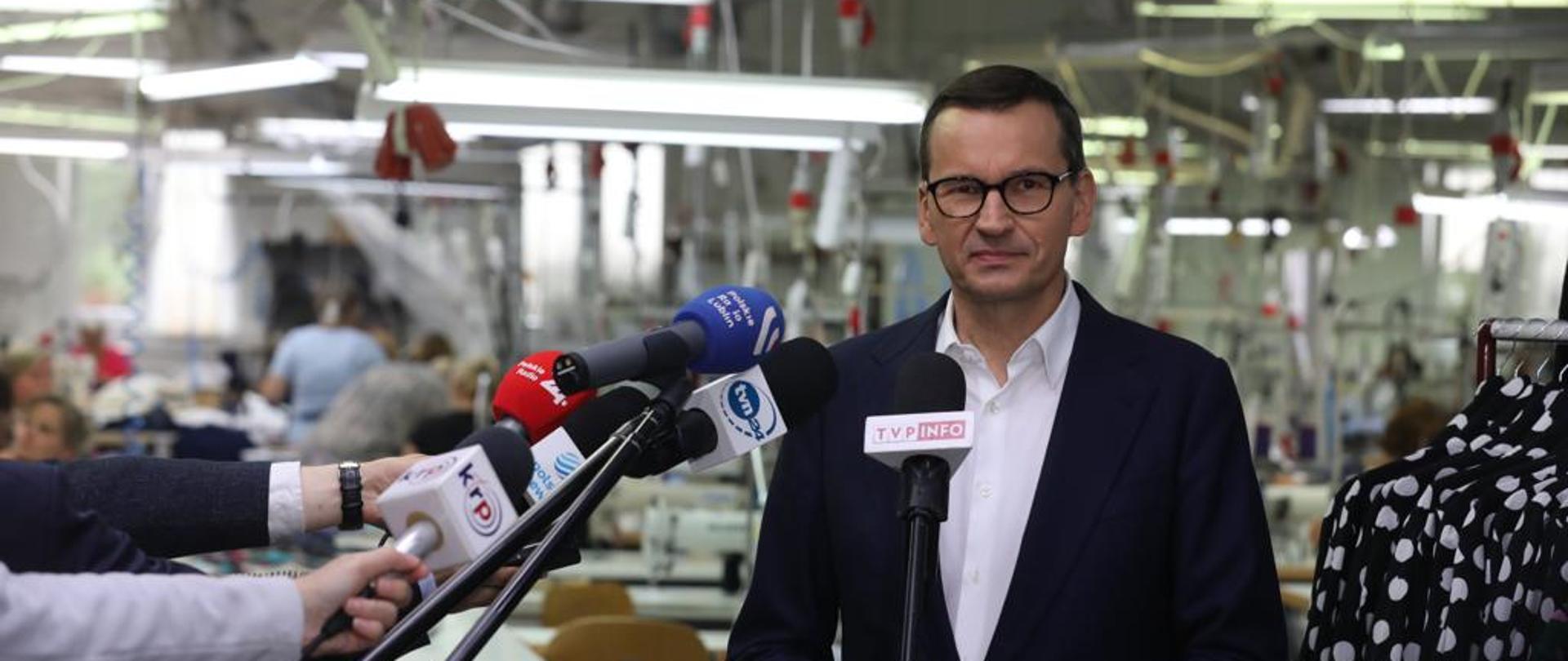 Prime Minister Mateusz Morawiecki during his visit to the company in Bialcon