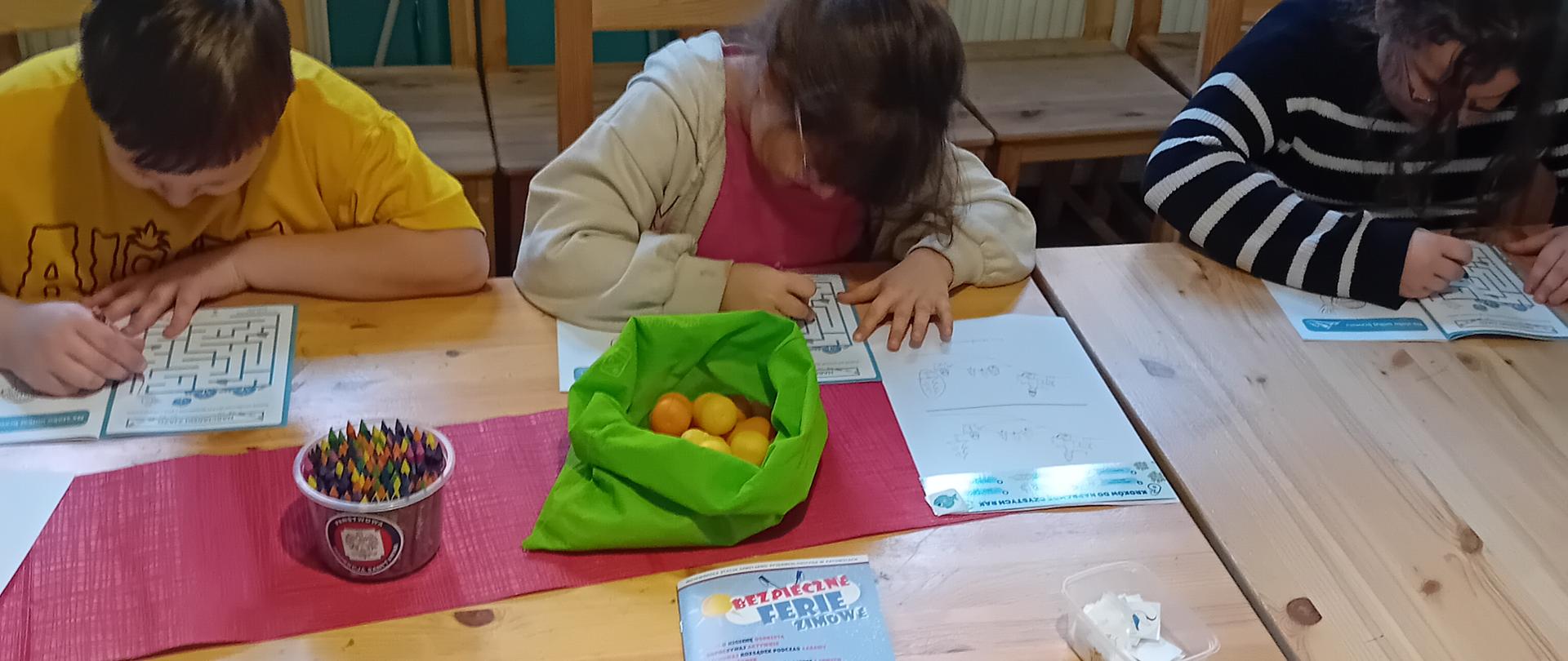 zajęcia edukacyjne dla dzieci z Towarzystwa Przyjaciół Dzieci Oddział Miejski w Bytomiu,-Bezpieczne Ferie