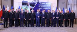 Zdjęcie grupowe wiceministrów i komendantów PSP