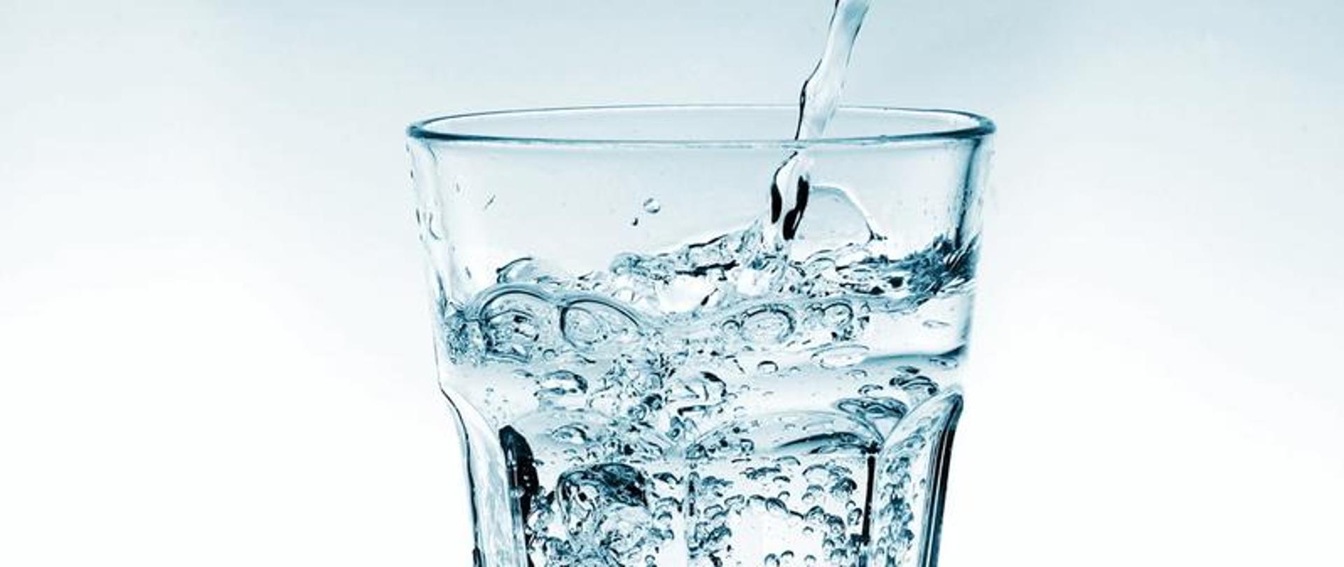 Szklanka wody