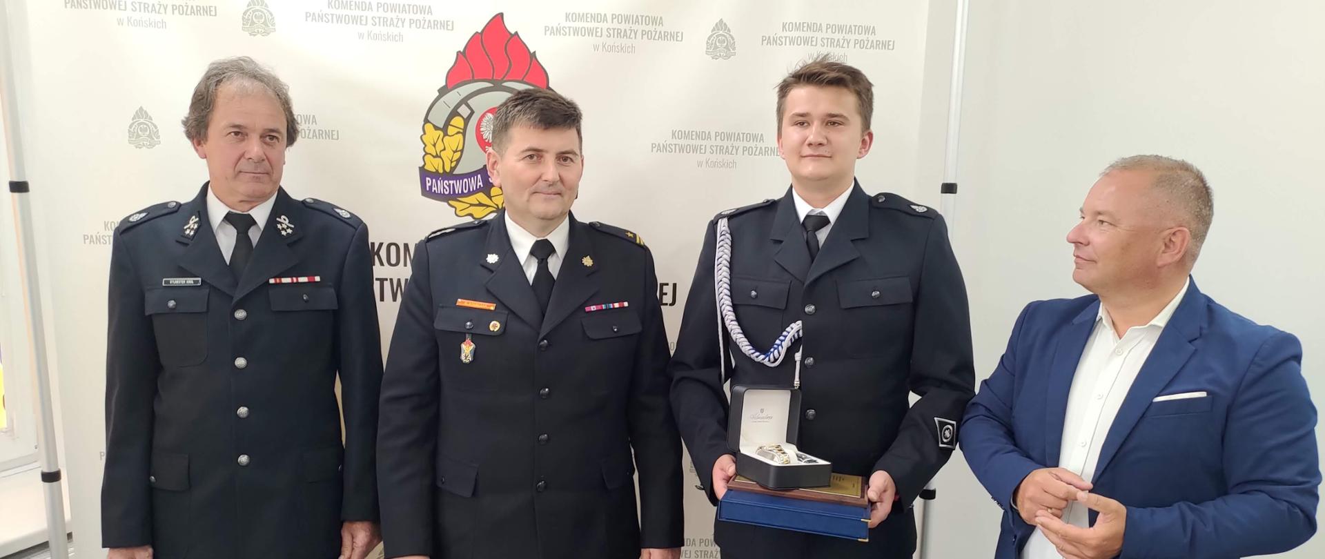 uroczystosc wreczenia pamiatkowego grawertonu