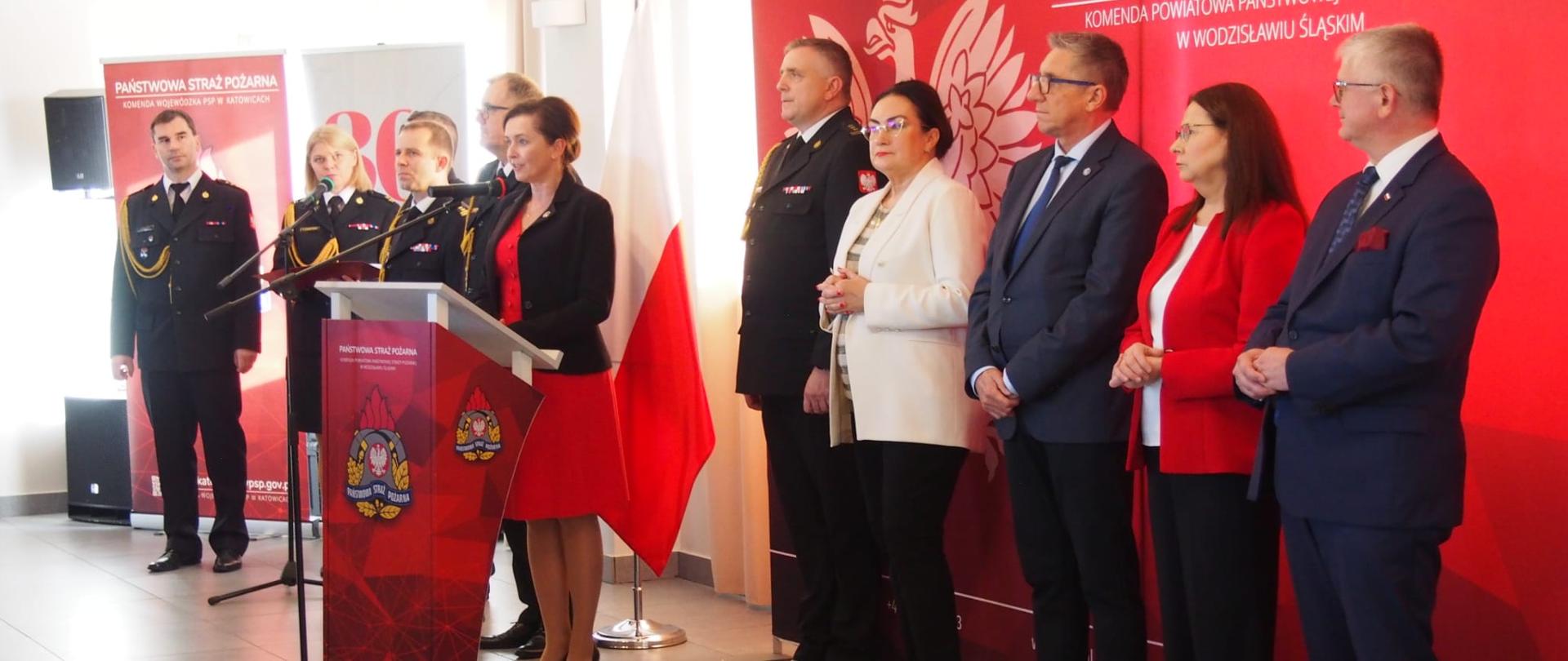 Uroczystość wręczenia promes dla Ochotniczych Straży Pożarnych na zakup sprzętu dla członków Młodzieżowych Drużyn Pożarniczych z terenu miasta Jastrzębie-Zdój