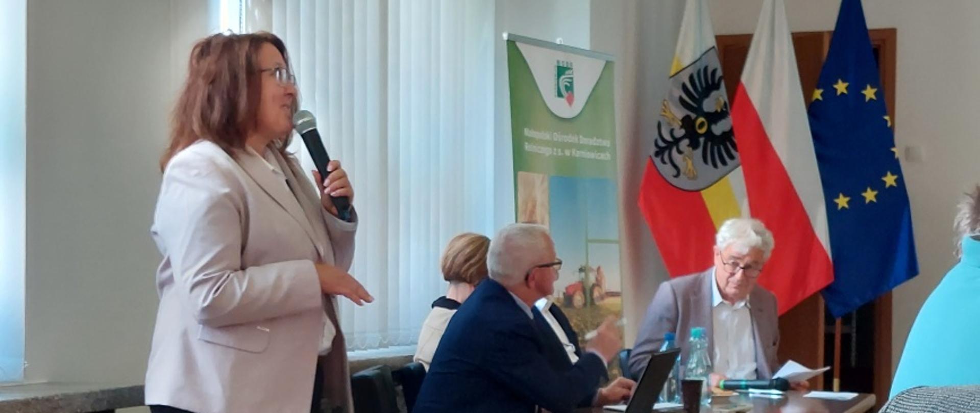 Widok sali konferencyjnej i uczestników spotkania