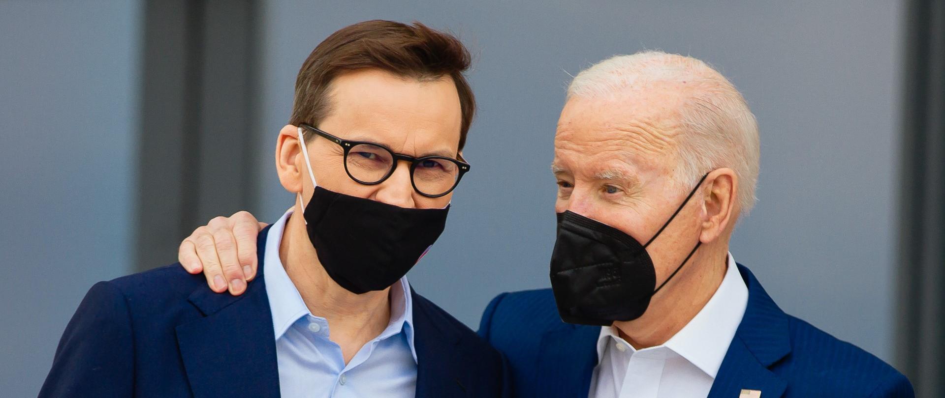 Premier Mateusz Morawiecki i prezydent Joe Biden.