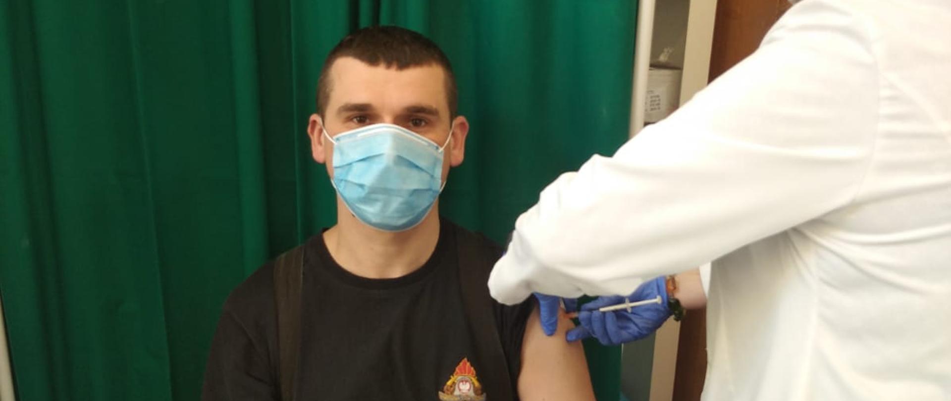 szczepienie przeciw COVID funkcjonariuszy Państwowej Straży Pożarnej w Łosicach