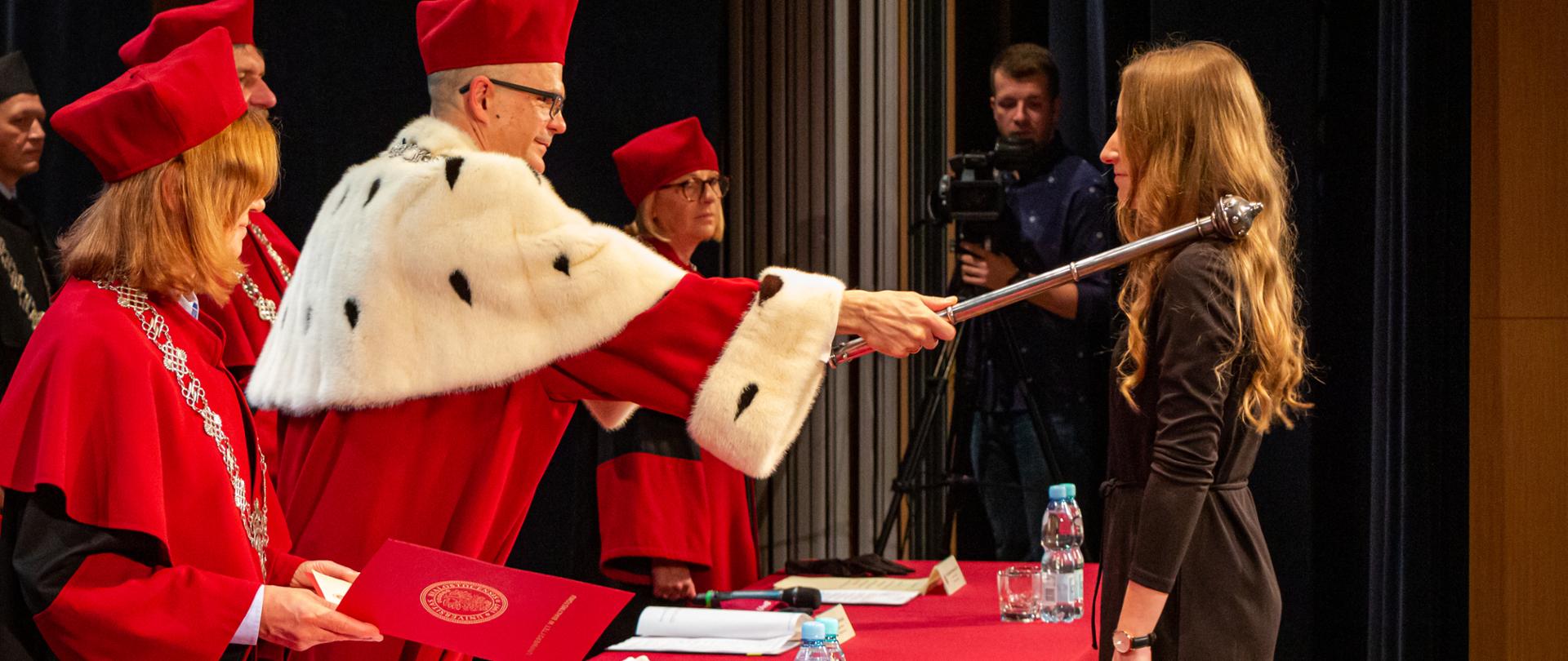 Uroczysta inauguracja roku akademickiego 2021/2022 na Uniwersytecie w Białymstoku