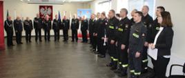 Wręczenie pierwszych decyzji o przyznaniu świadczenia ratowniczego dla strażaków OSP z powiatu tureckiego