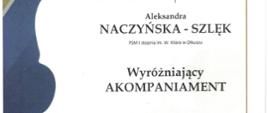 białe tło, z lewej strony zarys skrzypiec i granatowo-beżowy margines