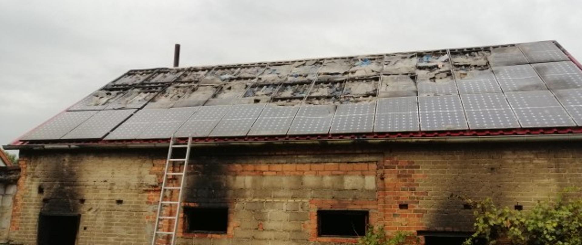 pożar budynku z panelami PV