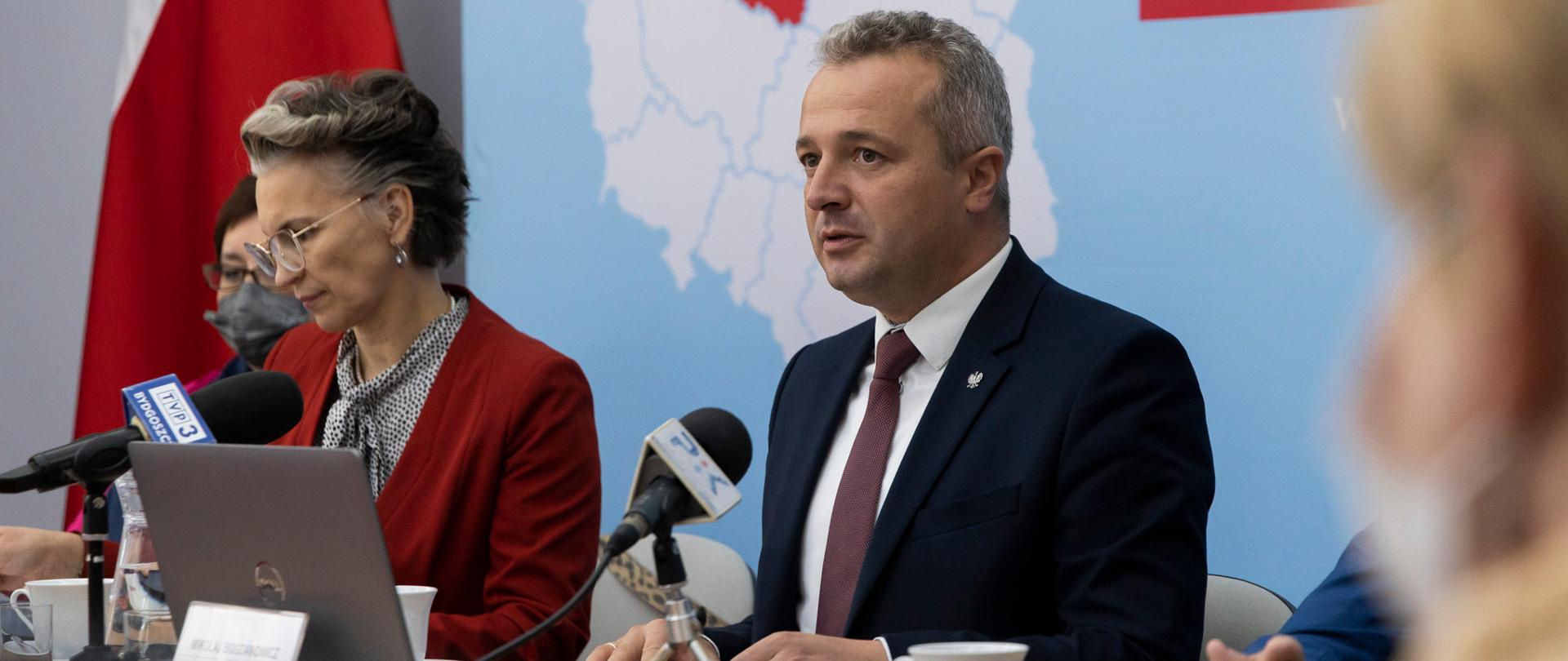 Wojewoda podczas I konferencji z cyklu „O jakość i trwałość rodziny” pt. „Nadużywanie alkoholu jako zagrożenie dla rodziny i społeczeństwa. Diagnoza i przeciwdziałanie”.