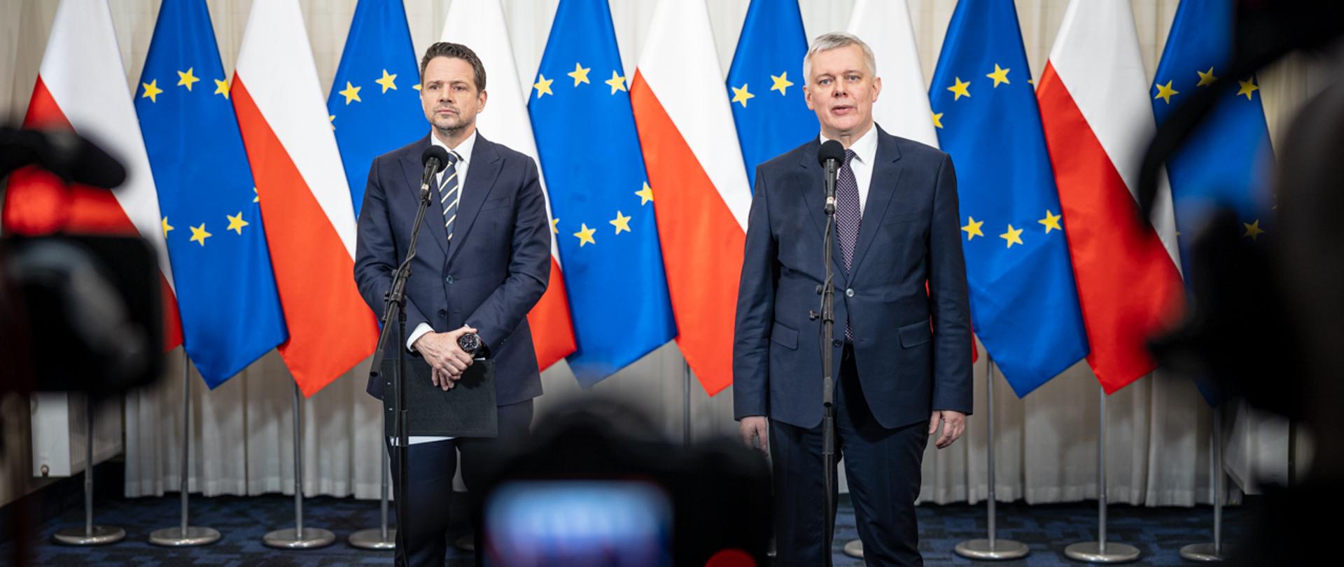 Spotkanie ministra MSWiA Tomasza Siemoniaka z prezydentem Miasta Stołecznego Warszawa Rafałem Trzaskowskim dotyczące prowadzenia działań przeciwko przestępczości zorganizowanej. 