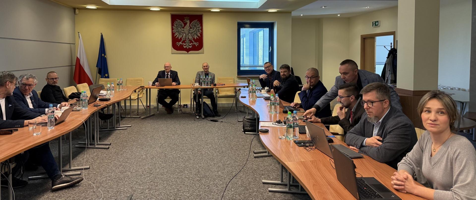 zdjęcie z posiedzenia zespołu ds samorządu zawodowego geodetów