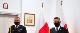 Zdjęcie przedstawia PKW oraz KM PSP w Słupsku w mundurach galowych.