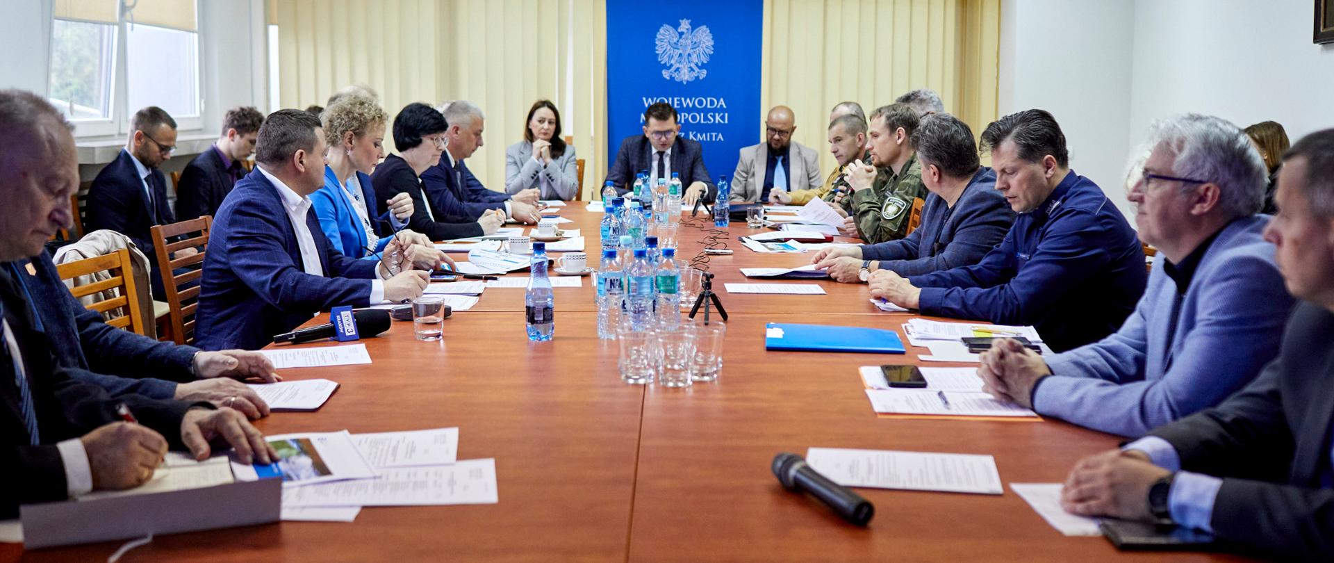 Posiedzenie zespołu zarządzania kryzysowego