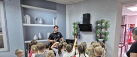 Lekcje bezpieczeństwa w sali edukacyjnej