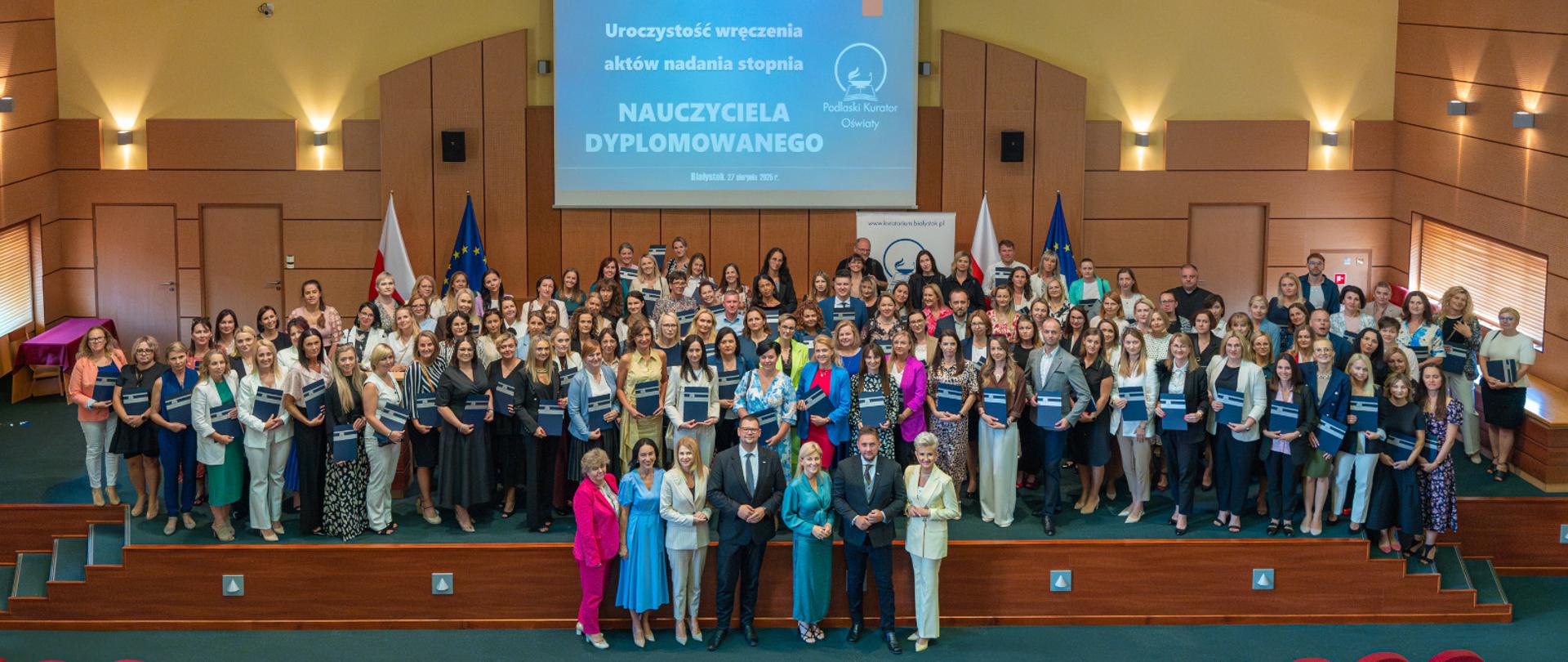 Uroczyste wręczenie aktów nadania tytułu nauczyciela dyplomowanego w Podlaskim Urzędzie Wojewódzkim 