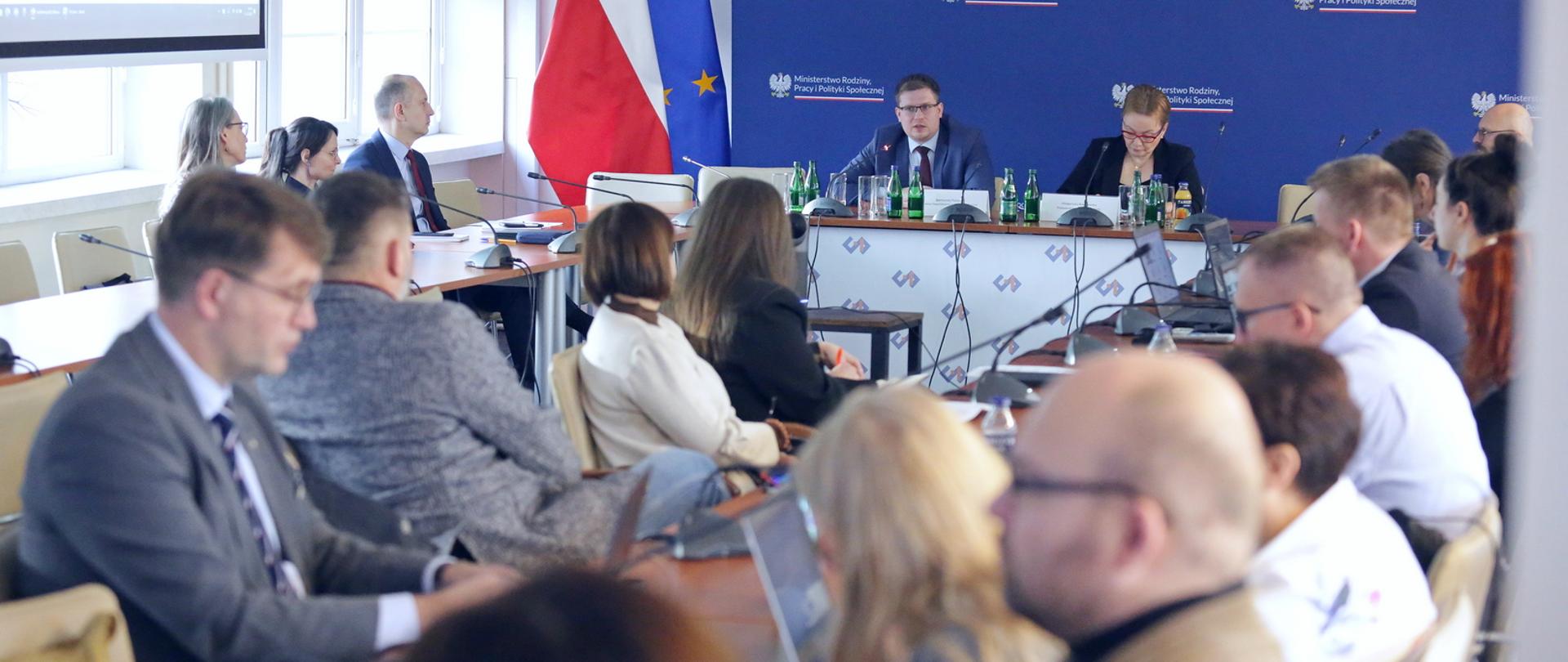 Spotkanie w sprawie strategii_zdjęcie z sali posiedzenia
