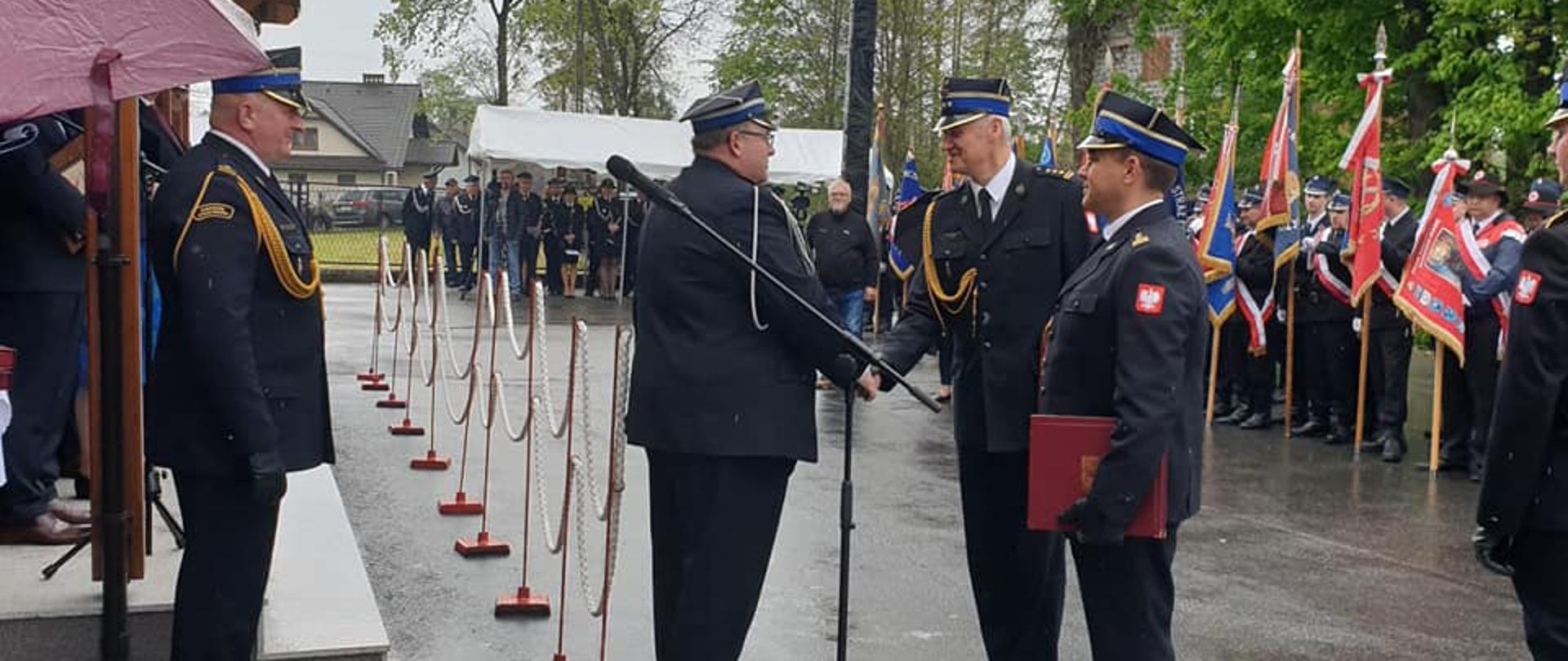 7 maja br. w jednostce Osp Iłownica odbyły się Gminne Obchody Dnia Strażaka oraz uroczyste przekazanie i poświęcenie średniego samochodu ratowniczo-gaśniczego GBA RENAULT D16.