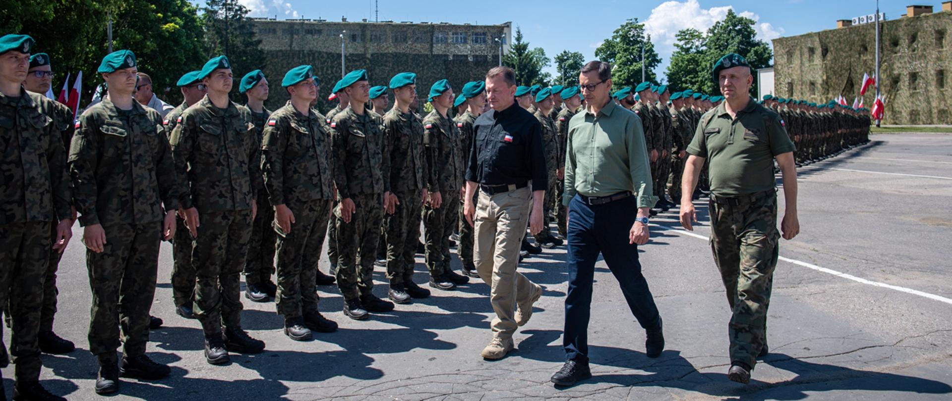 Spotkanie ministra M. Błaszczaka i premiera M. Morawieckiego z żołnierzami w Białymstoku 