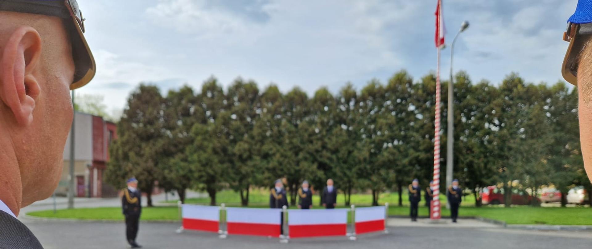 Uroczysty apel funkcjonariuszy KP PSP w Kędzierzynie-Koźlu z okazji Dnia Flagi Rzeczypospolitej Polskiej 