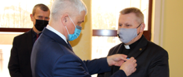 Ks. Waldemar Krzywiński odznaczony Medalem Stulecia Odzyskanej Niepodległości