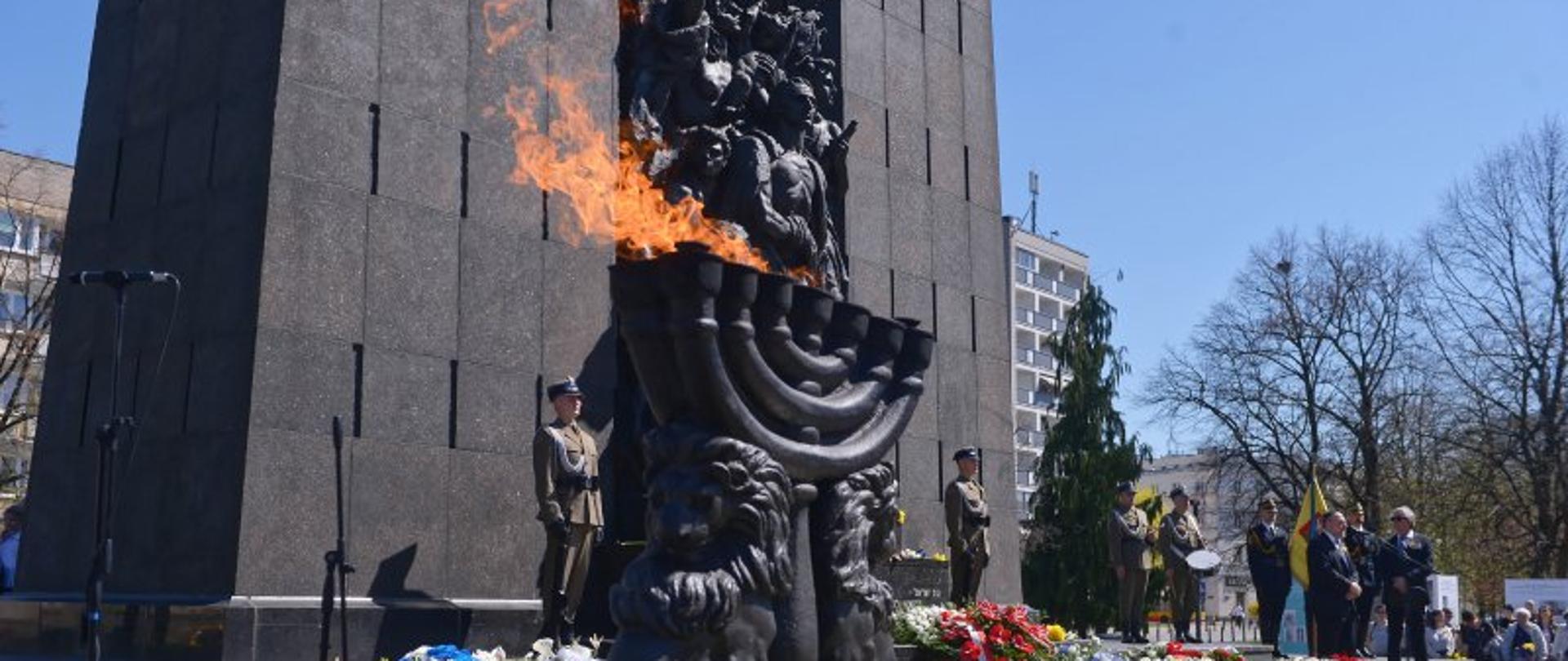 Pomnik Bohaterów Getta w Warszawie, fot. PAP/Marcin Obara