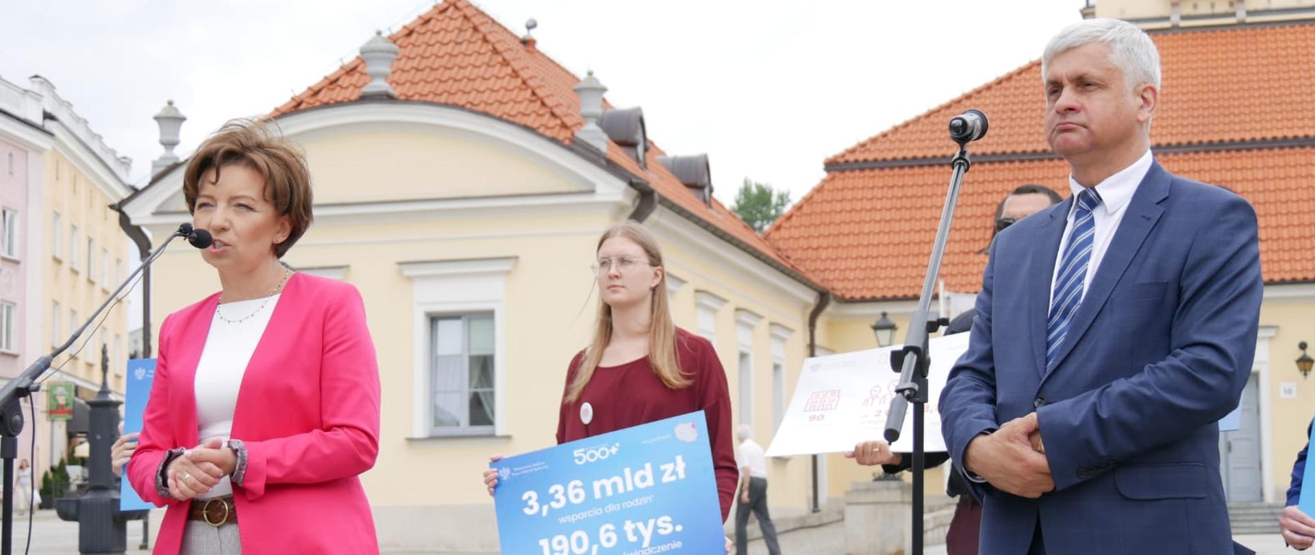 Minister Marlena Maląg o programach wspierających rodziny