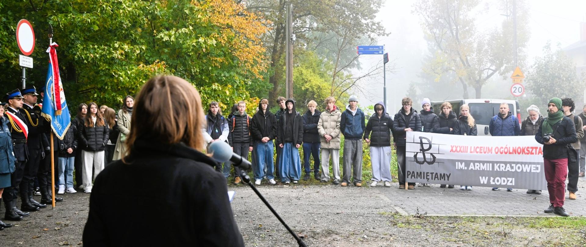 Wykład okolicznościowy dr Katarzyny Czekaj-Kotyni z Muzeum Tradycji Niepodległościowych w Łodzi, były poligon wojskowy przy lesie Brus w Łodzi