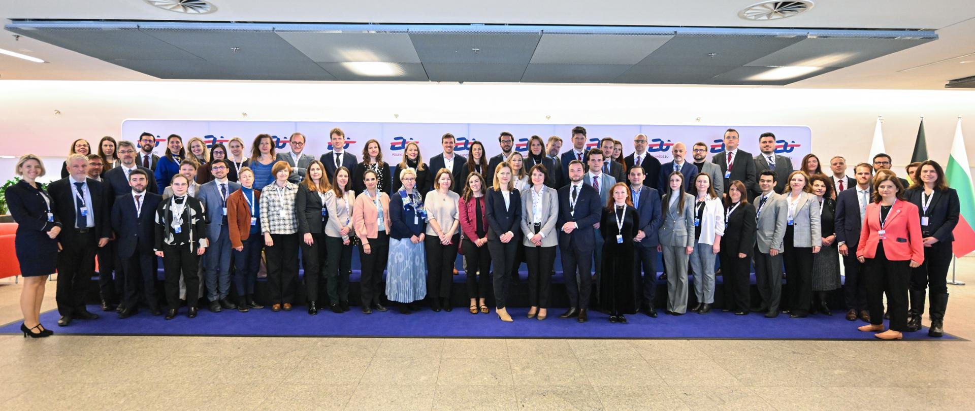 Warsaw, Poland, 10 April 2025. RELEX TRIP - Informal meeting of RELEX working party at PGE Narodowy.
Family photo.