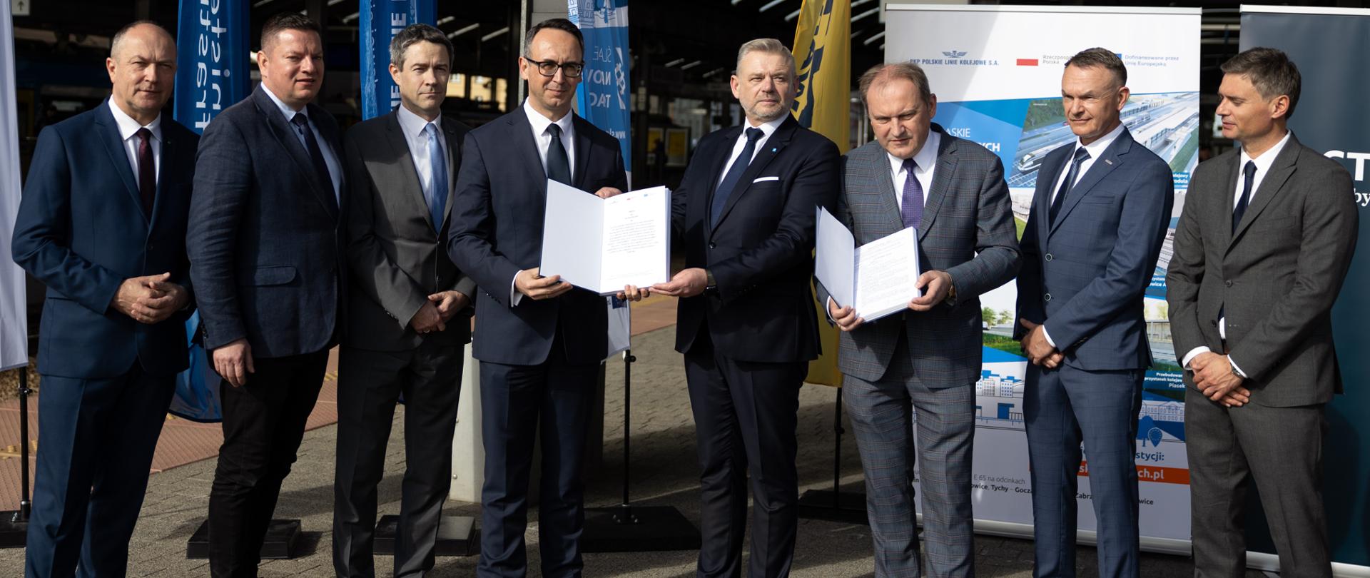 PKP Polskie Linie Kolejowe SA podpisały 5 kwietnia 2024 r. w Katowicach dwie umowy na inwestycje kolejowe w województwie śląskim o łącznej wartości ponad 5 mld zł. Umowy dotyczą linii kolejowych na odcinkach Katowice Szopienice Płd. – Katowice – Katowice Piotrowice oraz Zabrzeg – Zebrzydowice.